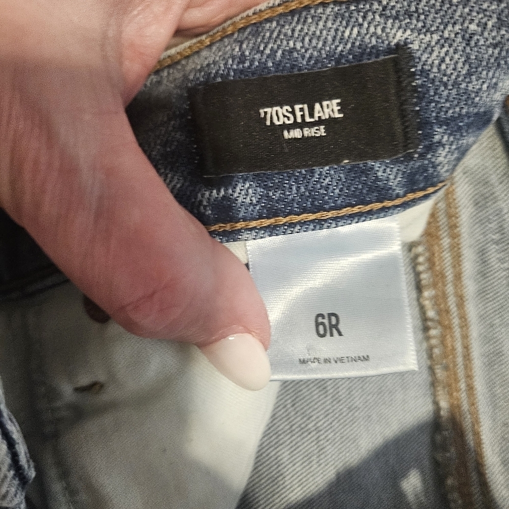 Express 70s Flare Mid Rise, Size 6R (NWOT; never worn) - Picture 3 of 4